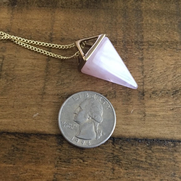 ❗️LAST❗️Quartz Crystal Pyramid Necklace - Picture 8 of 8
